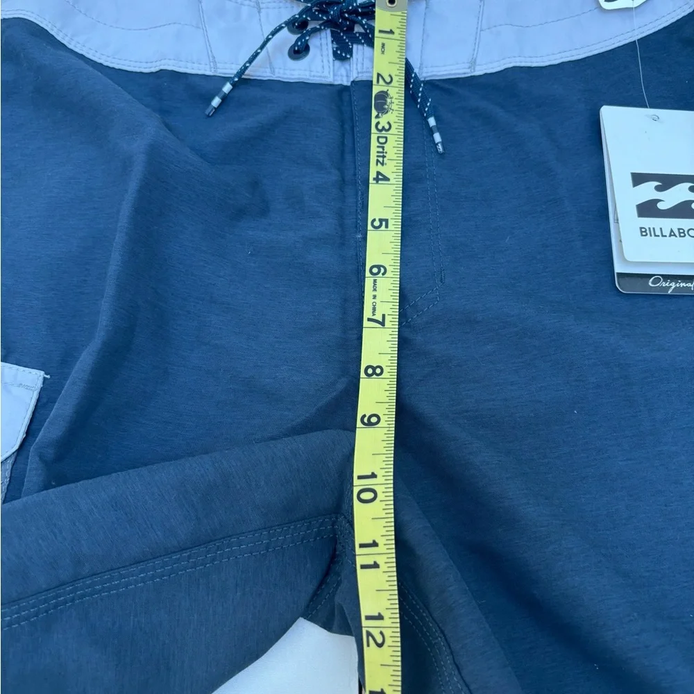 Billabong Men's Navy and Gray Board Shorts Size 30 NWT Outdoor Beach Surf